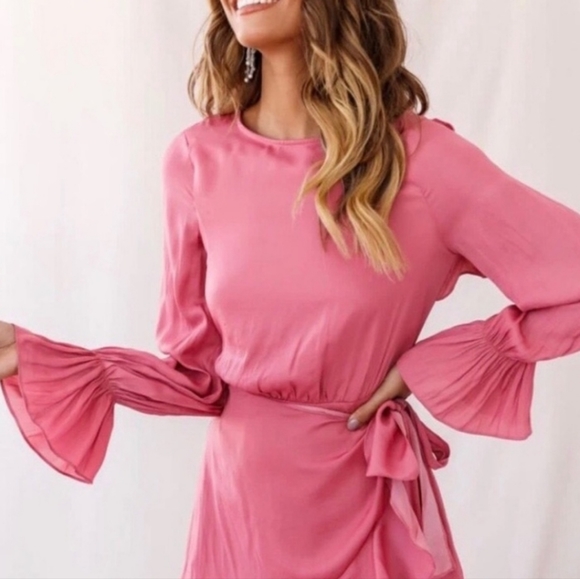 NWT Selfie Leslie pink rose long sleeve open back ruffle dress size Small - Picture 3 of 11